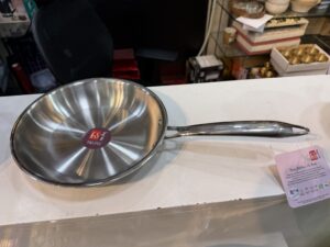 FNS triply frypan with vaccum handle induction safe, 10 years warranty